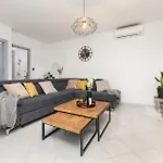 1 Bedroom Pet Friendly In Ferienhaus Rovinj