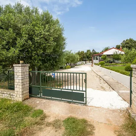 Ferienhaus 1 Bedroom Pet Friendly In Rovinj
